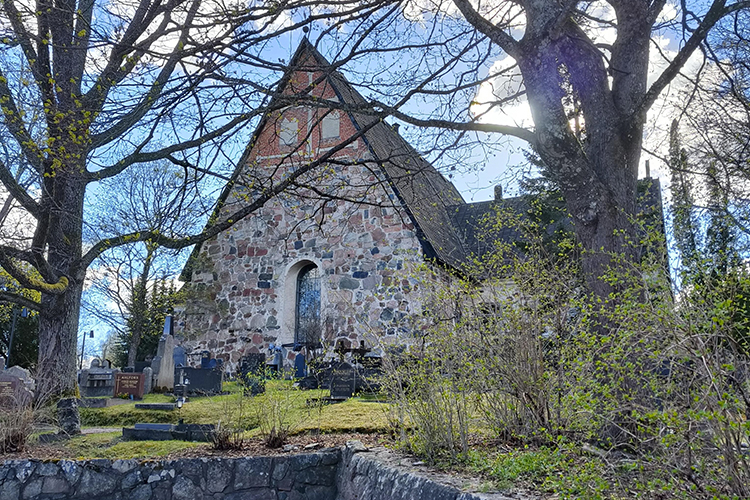 Esbo domkyrka i maj 2026.