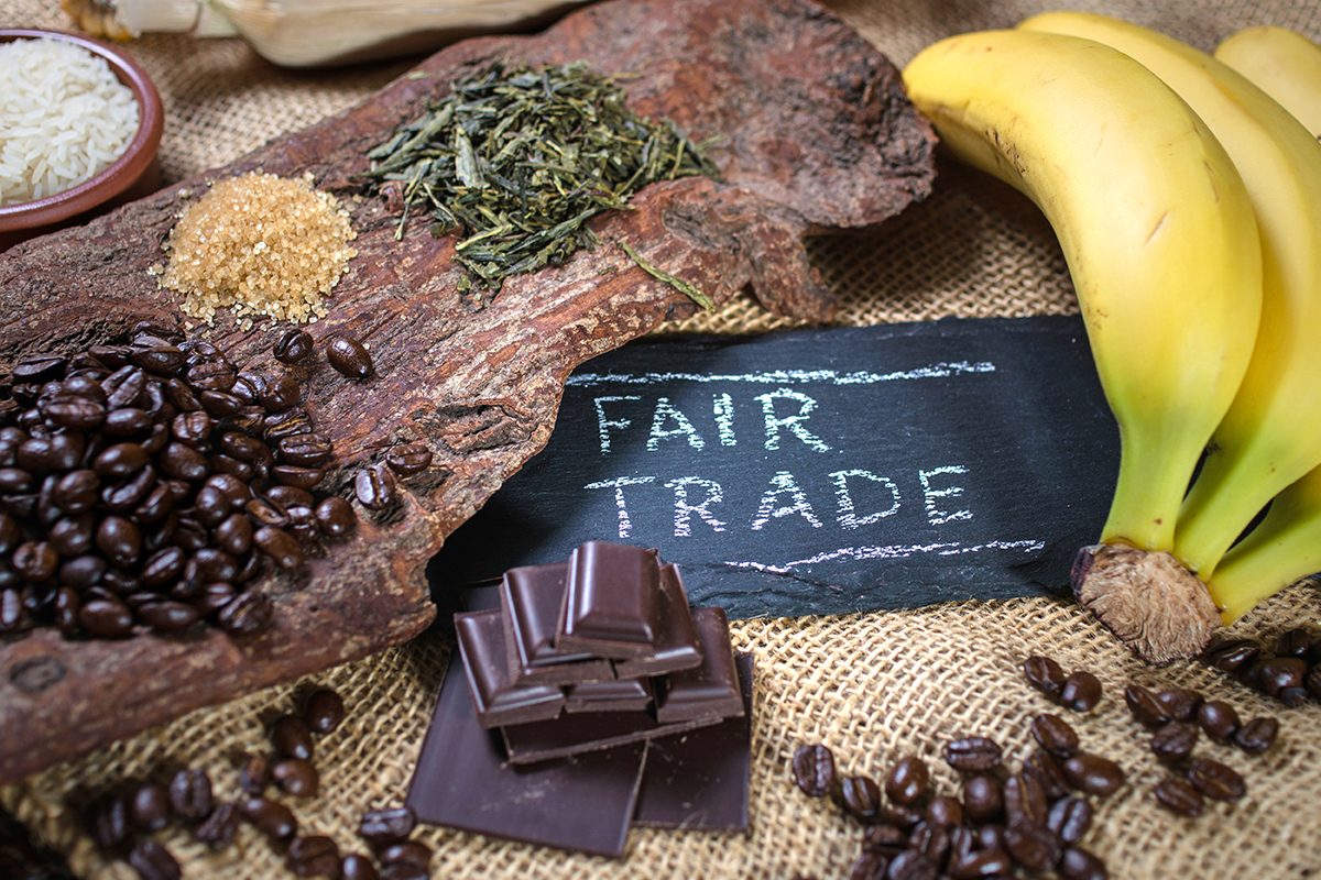 Rejäl handels produkter, bland annat choklad. Foto: Shutterstock.
