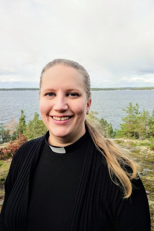 Kyrkoherde Kira Ertman.